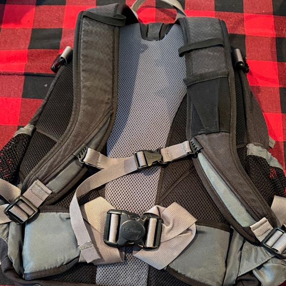 L.L. Bean Ridge Runner Backpack - Picture 4 of 9